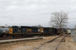 CSX 4076 now leads train F703-03, working the yard